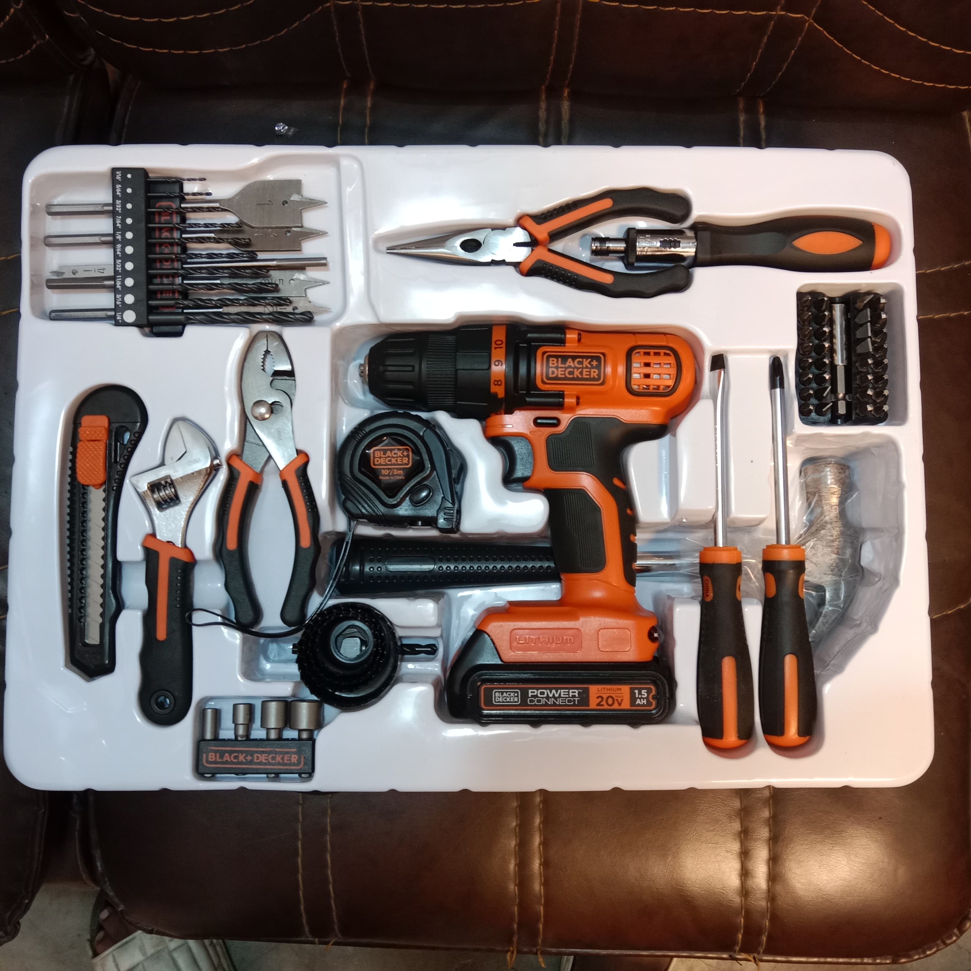 BLACK+DECKER 58 PIECE PROJECT KIT AND DRILL/DRIVER in Pakistan