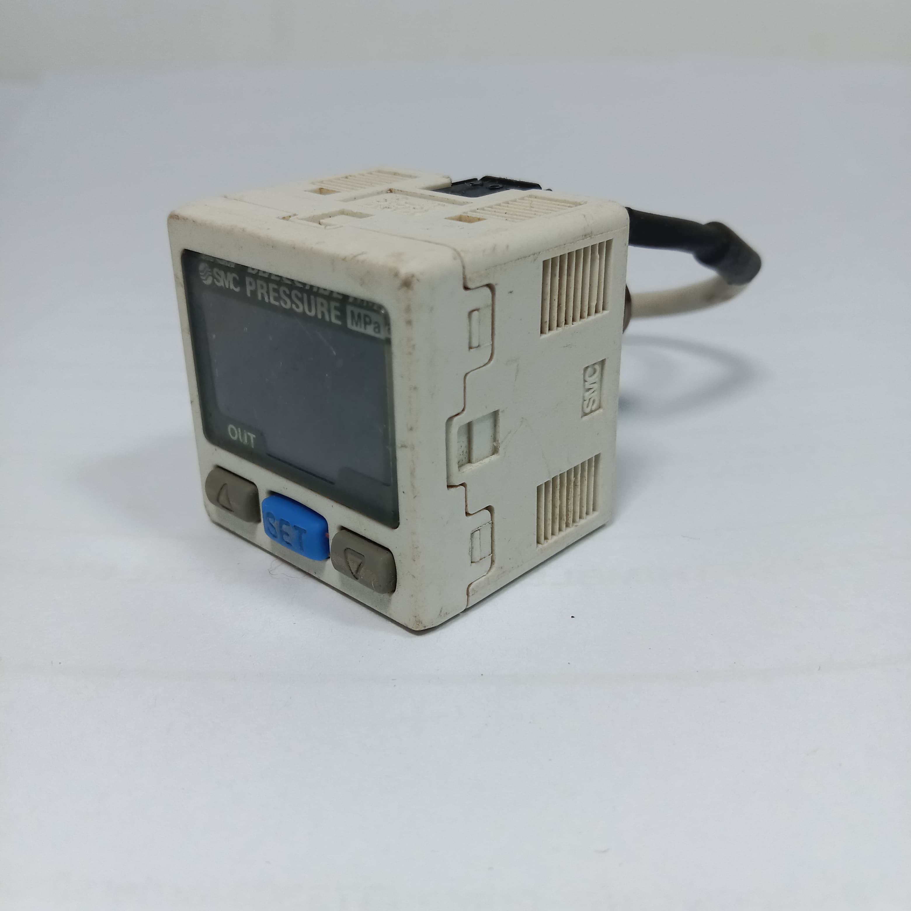SMC ISE30-01-28 MPa Digital Pressure Switch (used) in Pakistan