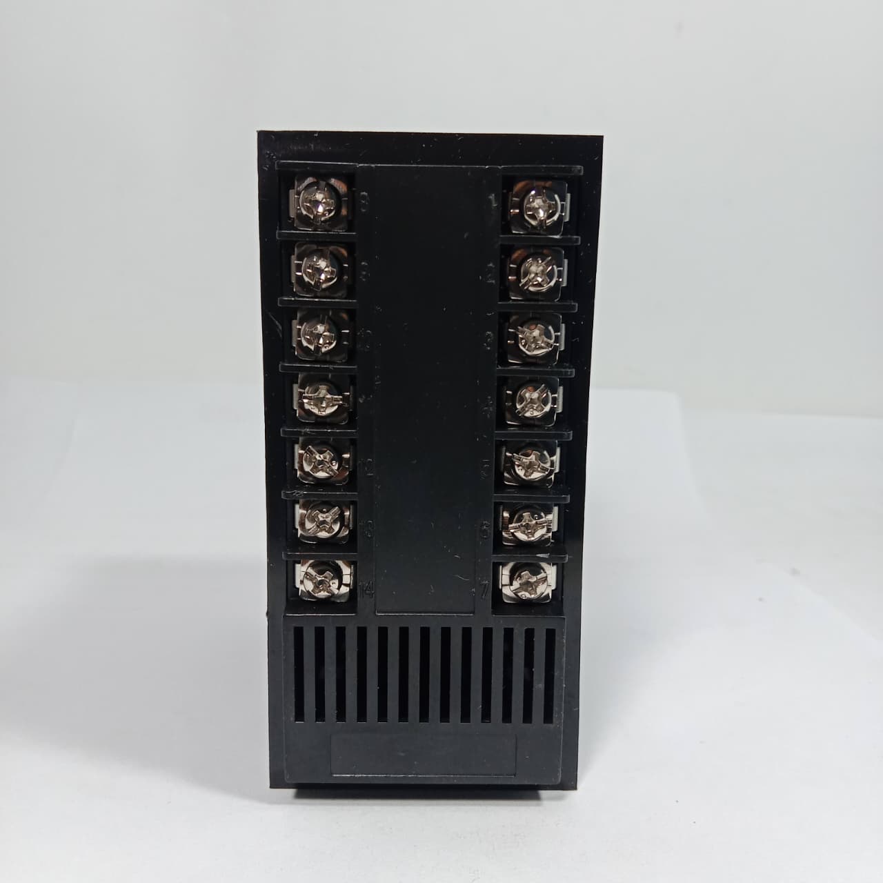 SUZOPAH SP4890 TEMPERATURE CONTROLLER in Pakistan