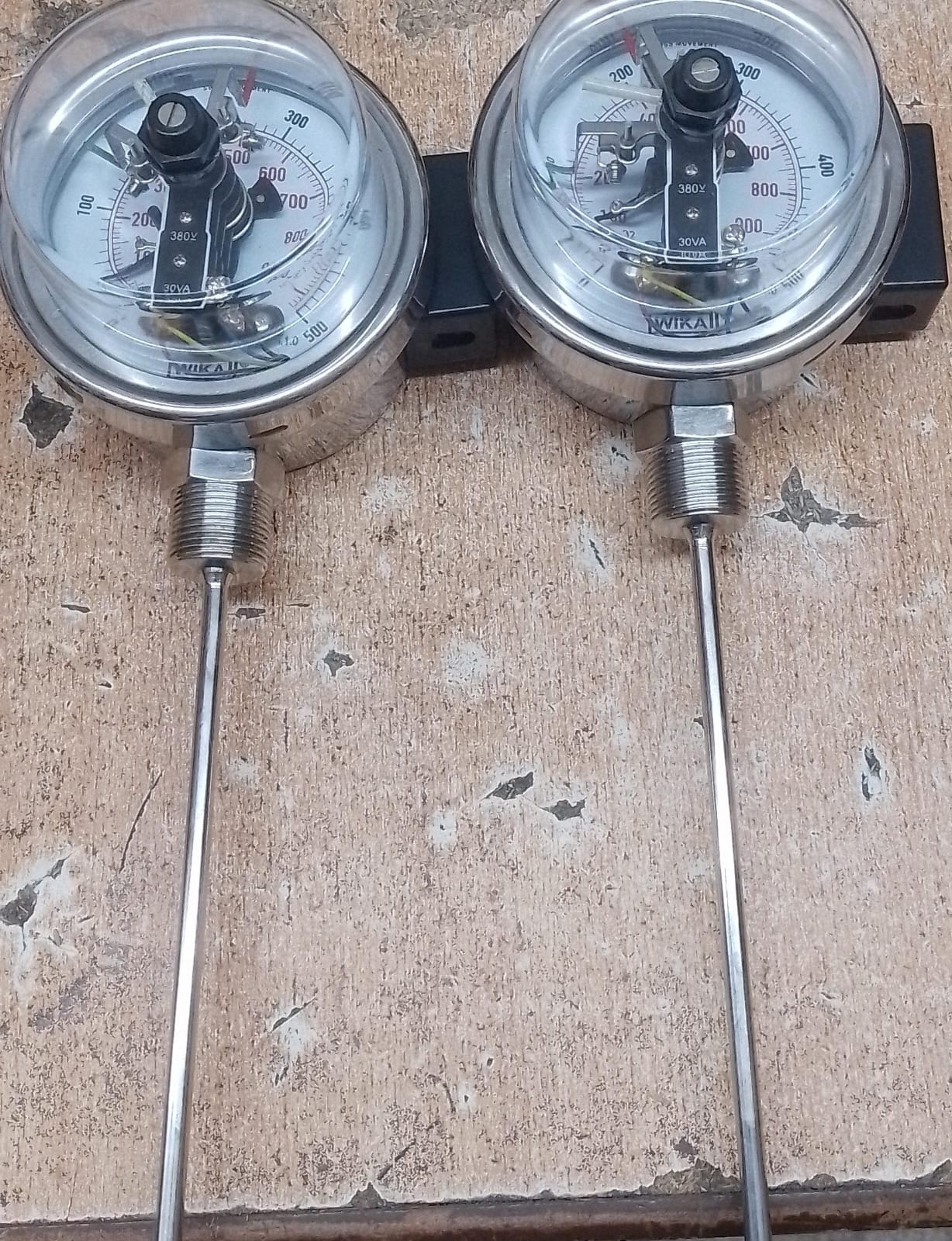 WIKA High-Range 500°C Temperature Gauge in Paakistan