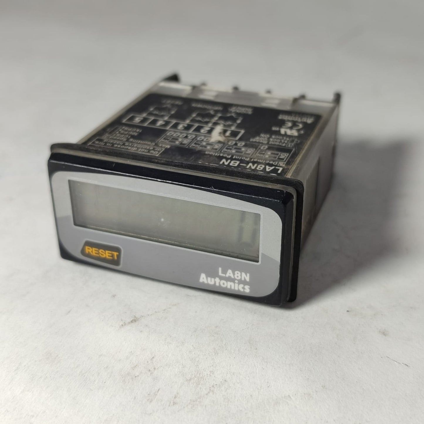 Autonics LA8N-BN Compact LCD Counter in Pakistan