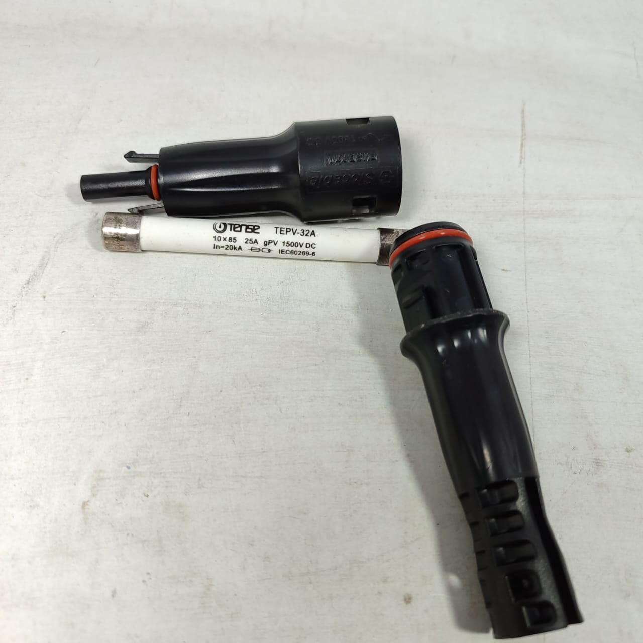 TENSE TEPV-32V Solar Connector with Fuse in Pakistan