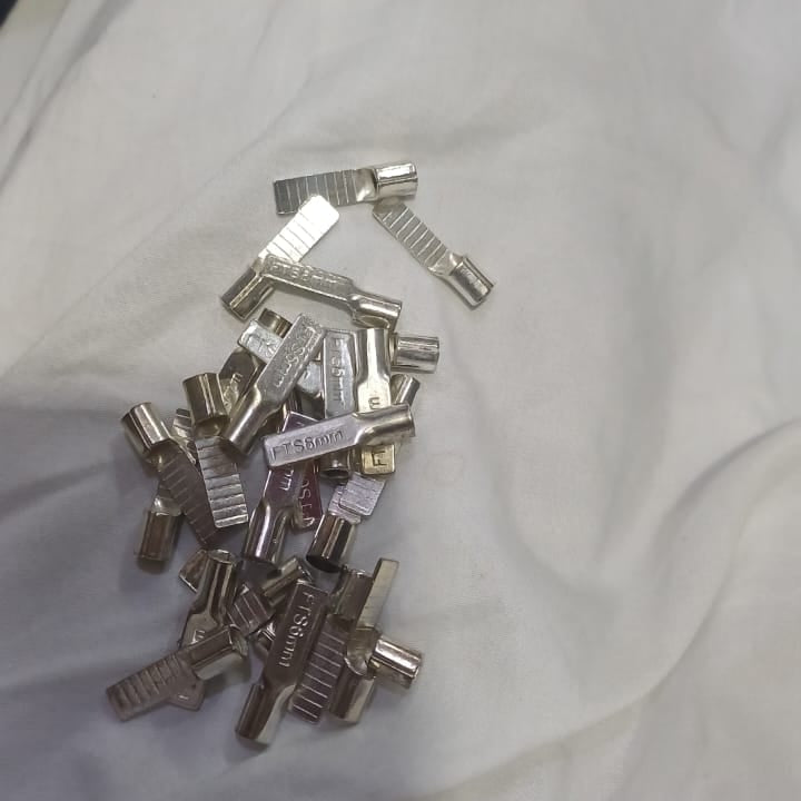 Non-Insulated flat Pin Lugs 10-95mm in Pakistan