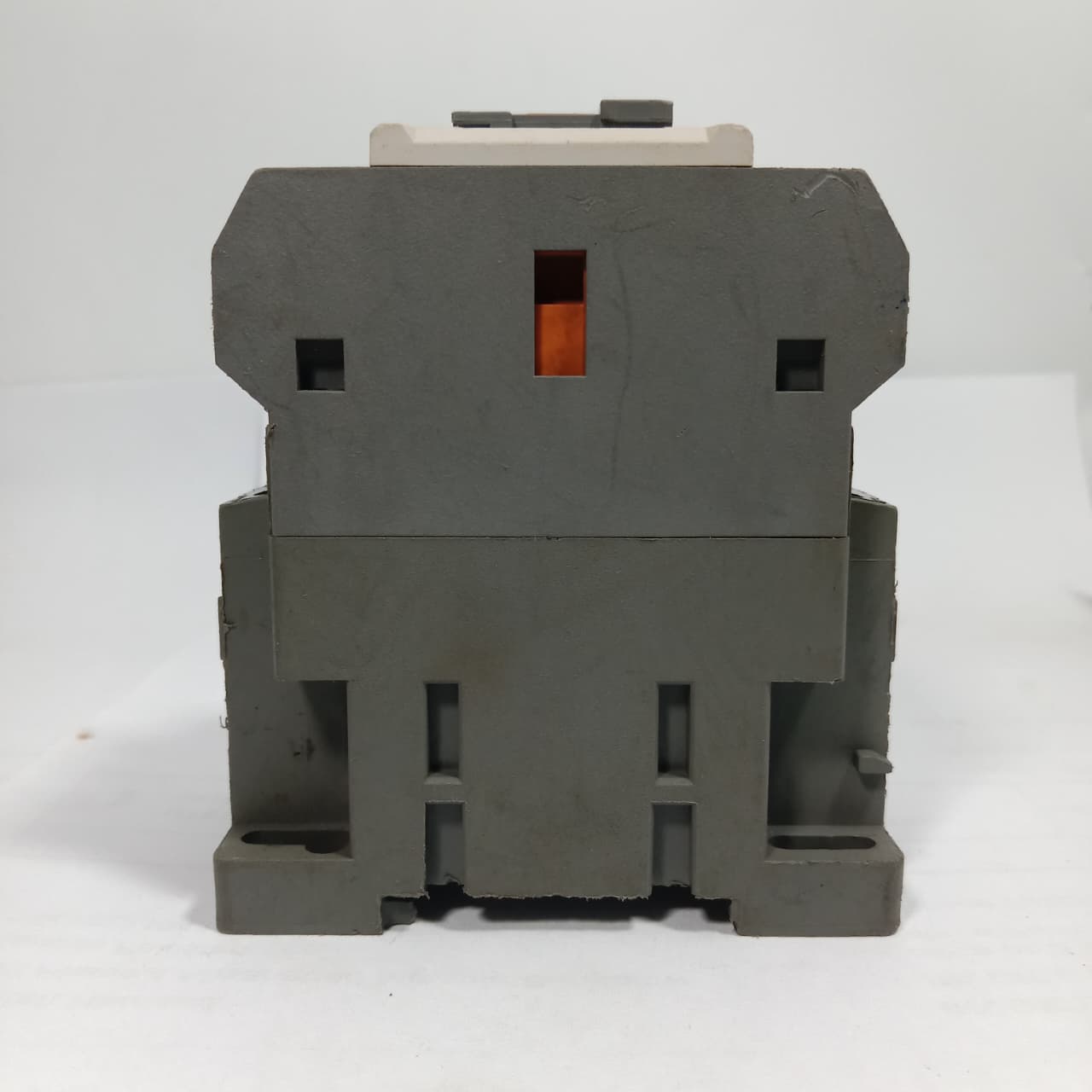 LS Electric MC-9b Sol Contactor in Pakistan