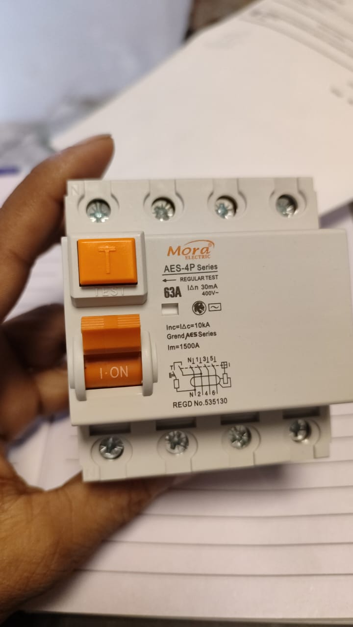 AES-4P Magnetic Earth Leakage Circuit Breaker in Pakistan