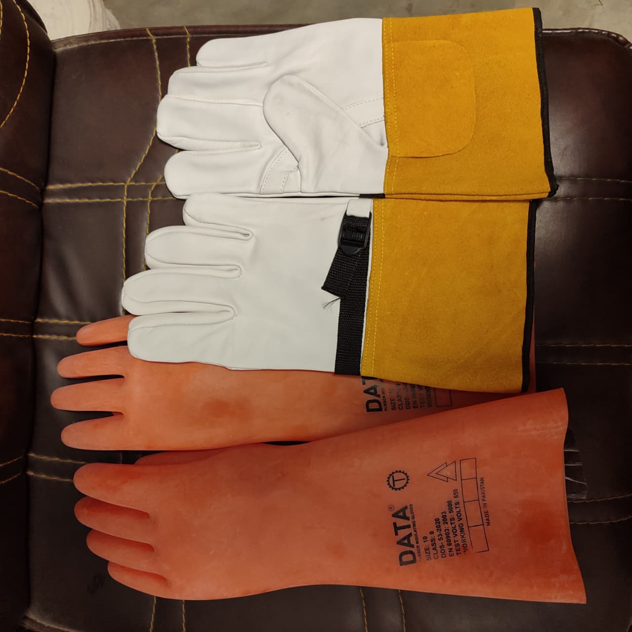 10 Inches Electric Insulating Rubber Gloves in Pakistan