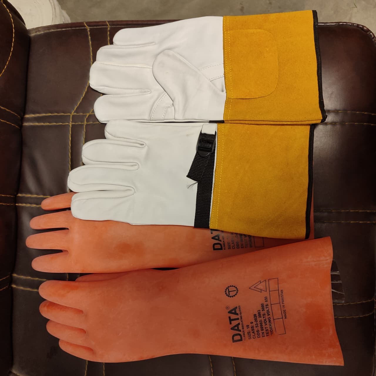 10 Inches Electric Insulating Rubber Gloves in Pakistan