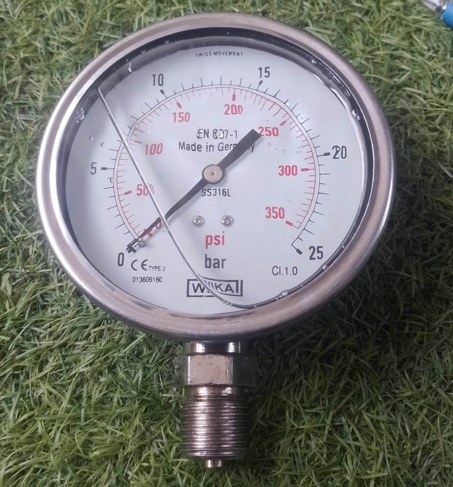 Standard Pressure Gauge  4 inch  in Pakistan