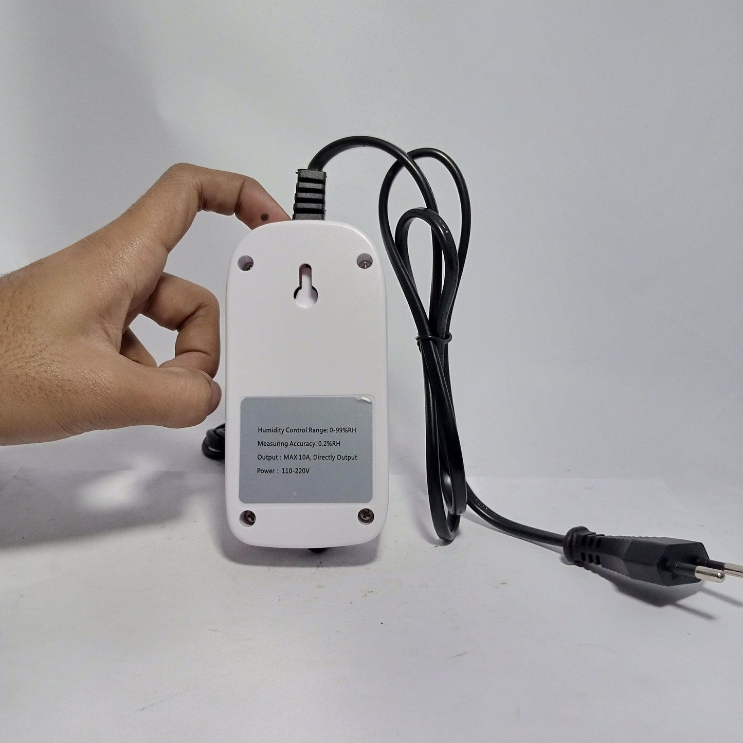 XK-W2008 Digital Humidity Controller High Precision Humidity Switch Socket in Pakistan - industryparts.pk