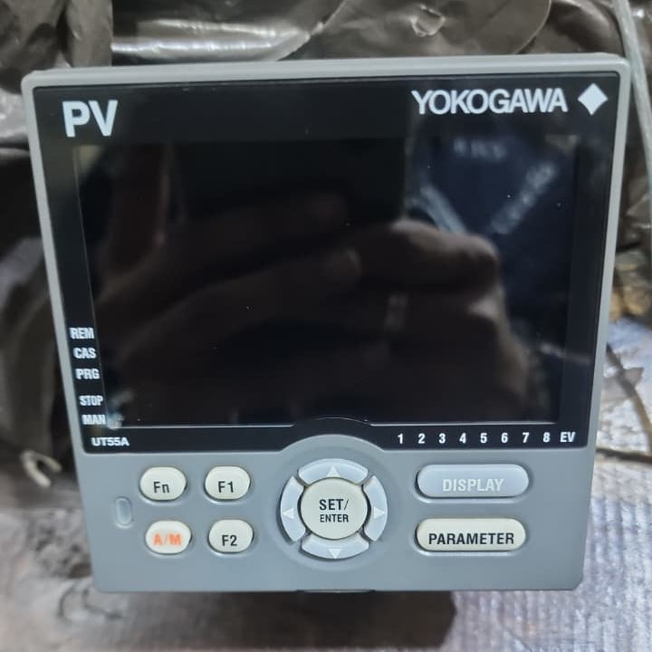 YOKOGAWA PV UT55A TEMPERATURE CONTROLLER
