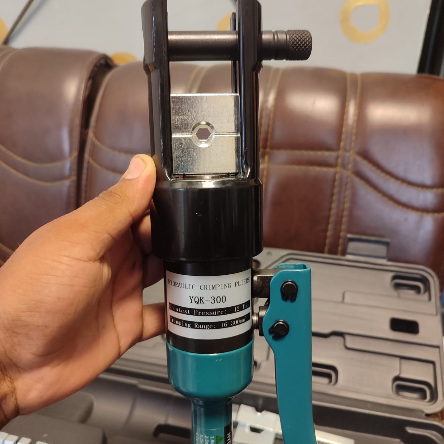 YQK-300 Hydeaulic Crimping Pliers in Pakistan
