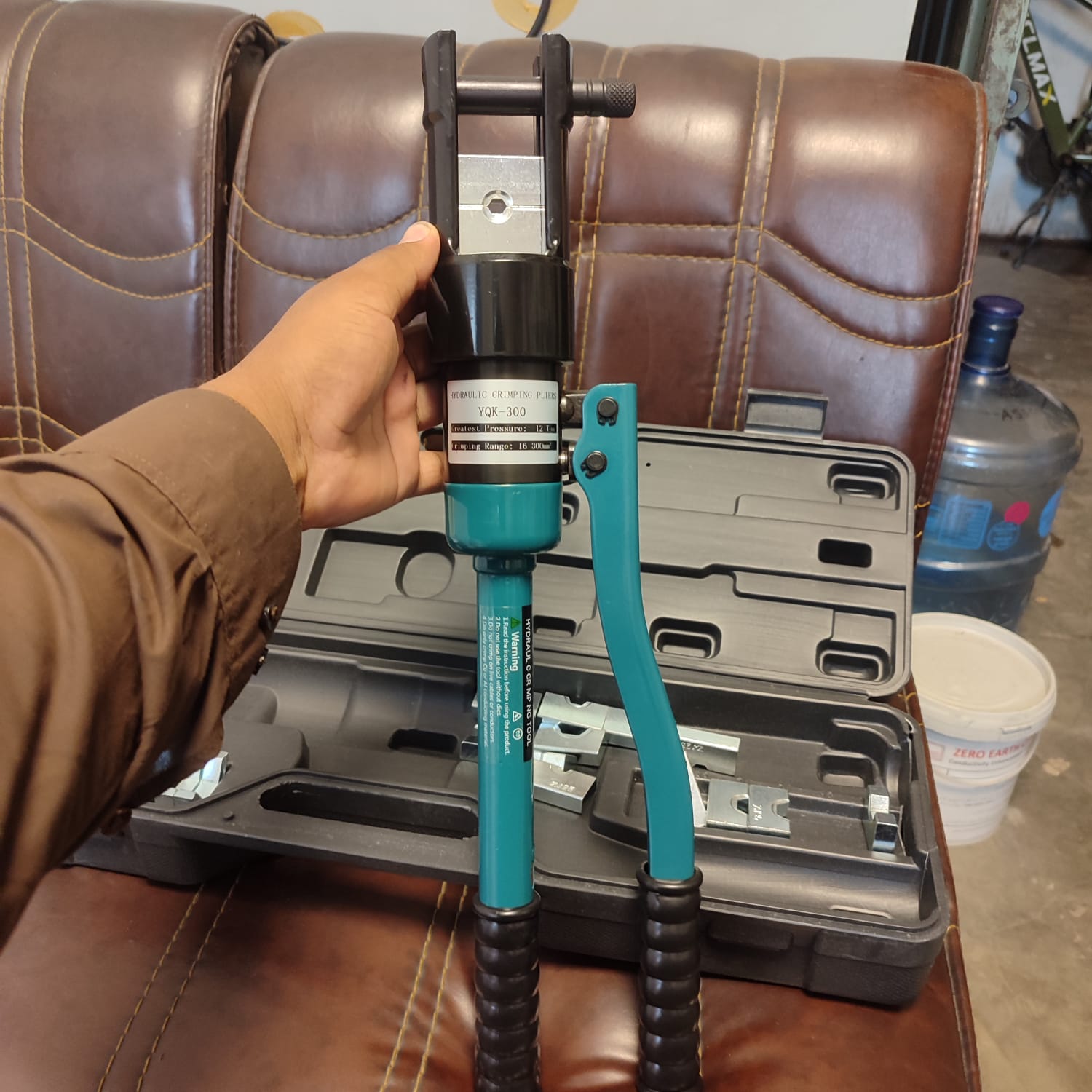 YQK-300 Hydeaulic Crimping Pliers in Pakistan