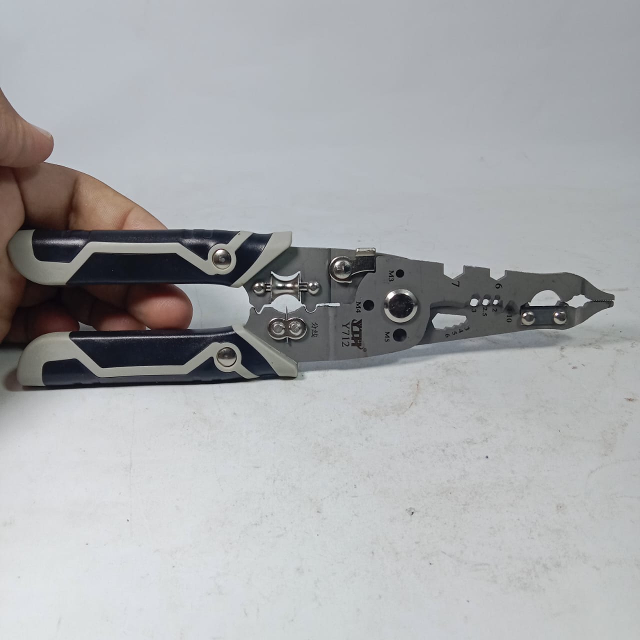 YTH Y712 Electrician Labor Saving Plier in Pakistan