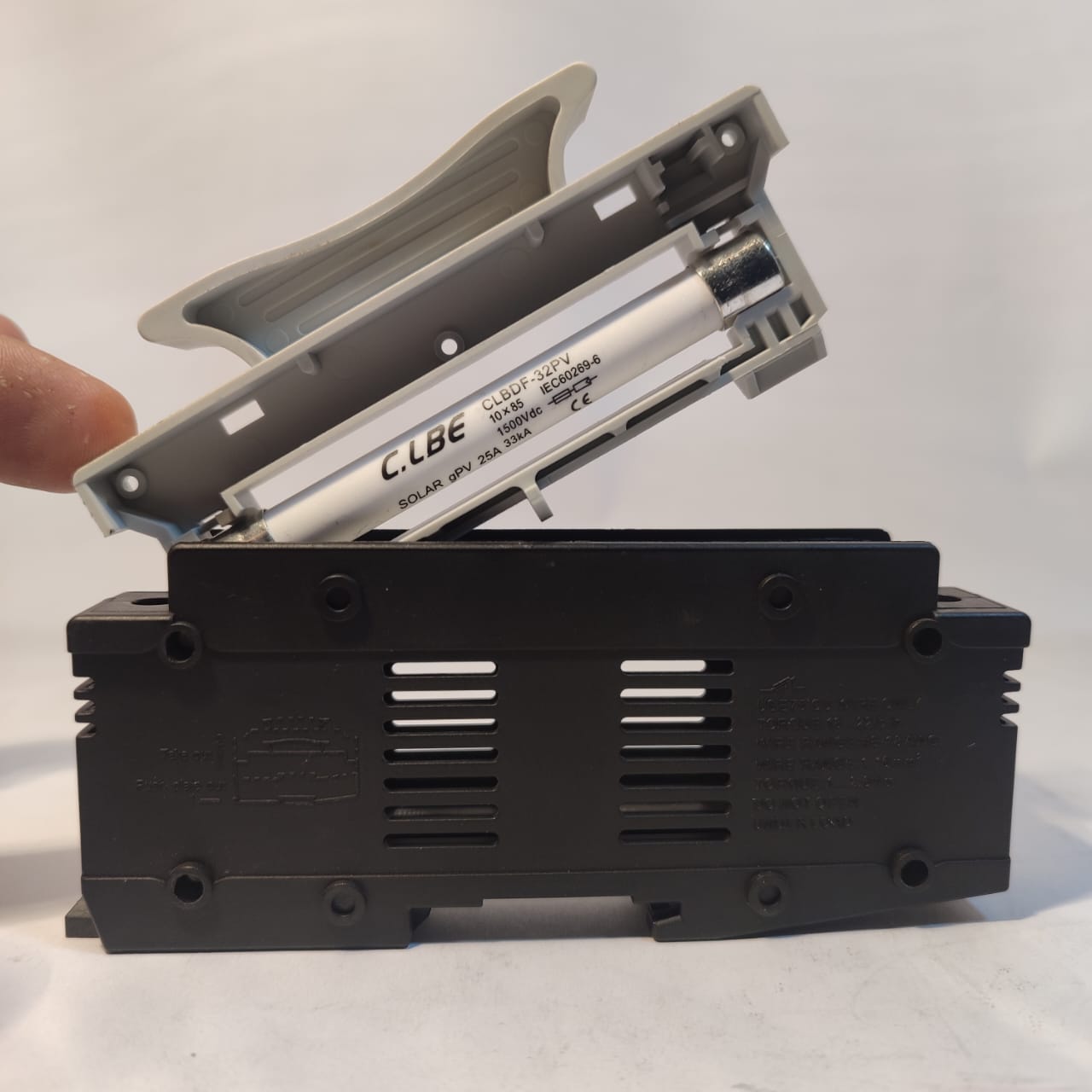 Flip‑open C.LBE PV DC fuse holder 10×38 open view