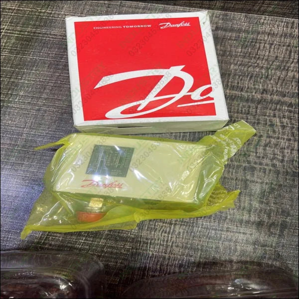 Danfoss Pressure Switch KP35 Original in Pakistan - industryparts.pk