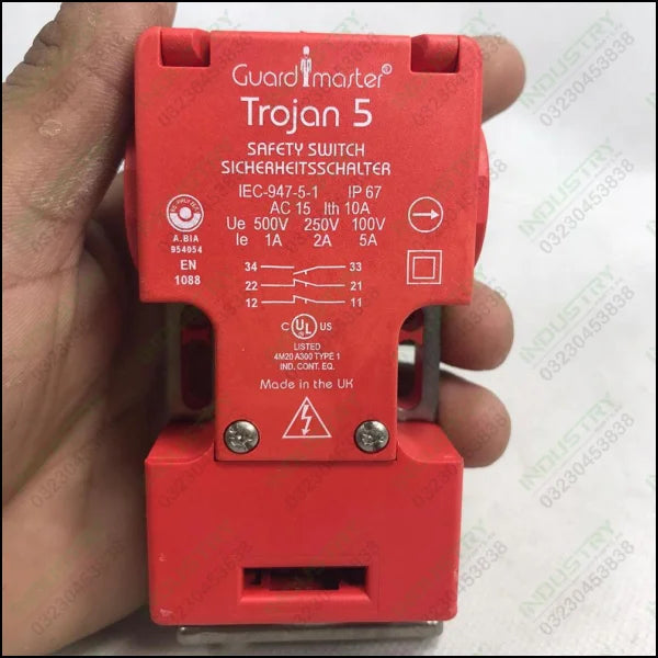Guard Master Trojan 5 Safety Switch in Pakistan - industryparts.pk