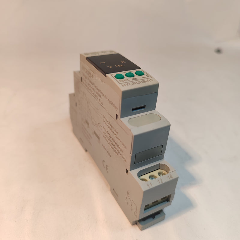 HYCRU8S‑A1 relay front view with set keys and LEDs
