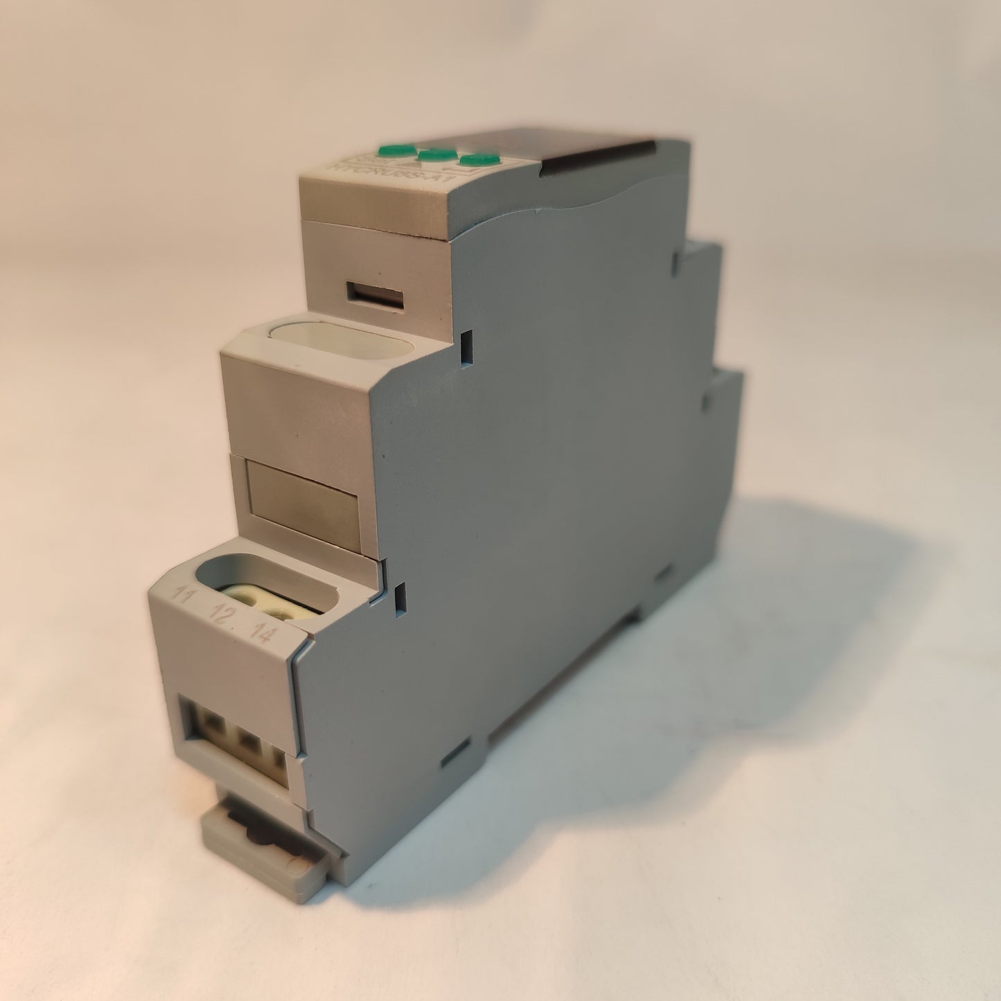 HYCRU8S‑A1 voltage relay specifications and terminal diagram