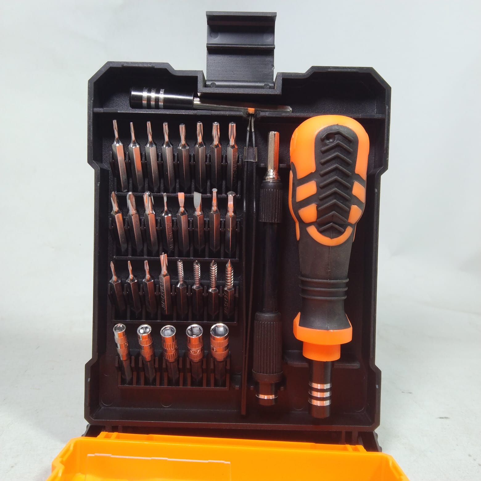 JAKEMY JM-8160 Precision Screwdriver & Socket Set in Pakistan