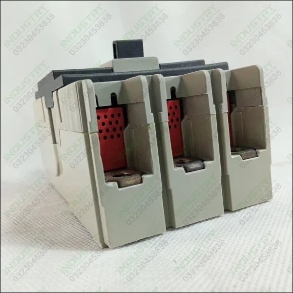 MCCB Boneega Three Pole Circuit Breaker in Pakistan - industryparts.pk