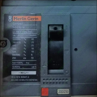 MERLIN GERIN NS250N TM200D Circuit-Breaker Disjonctrur in