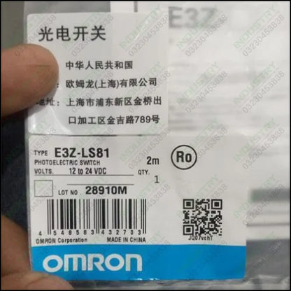 Omron E3Z-LS81   Distance-setting, Sensing distance 20 to 200 mm - industryparts.pk