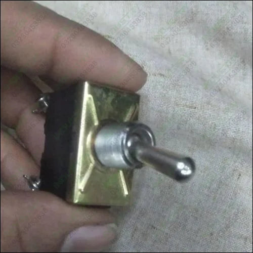 ON/OFF Toggle Switch in Pakistan - industryparts.pk