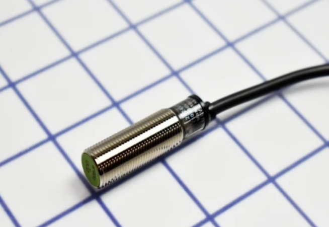AUTONICS PRT12-2DO Heschen Inductive Proximity Sensor in Pakistan