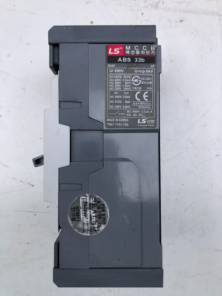 LS Low Voltage Circuit Breaker ABS 33b 3P in Pakistan