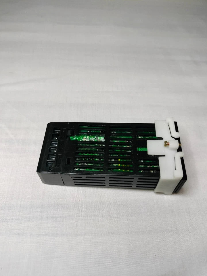 SamwonTech ST320-S0 PV Temperature Controller in Pakistan