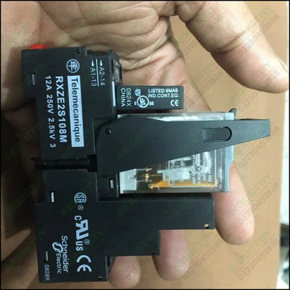 Schneider Electric RXZE2S108M Relay socket in Pakistan - industryparts.pk