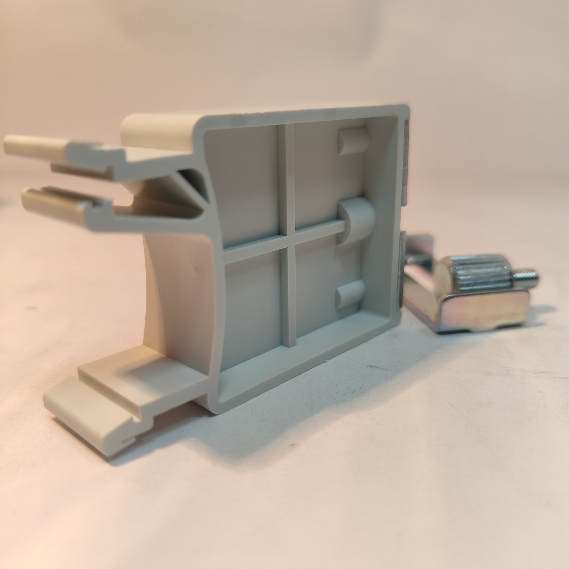 SETCO MTS interlock mounted on DIN‑rail between two MCBs