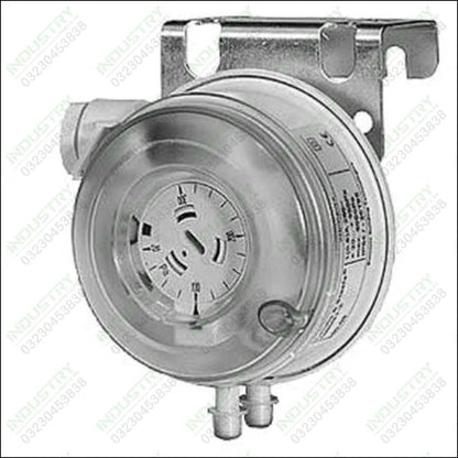 SIEMENS Differential Pressure Switch QBM81-3 in Pakistan - industryparts.pk