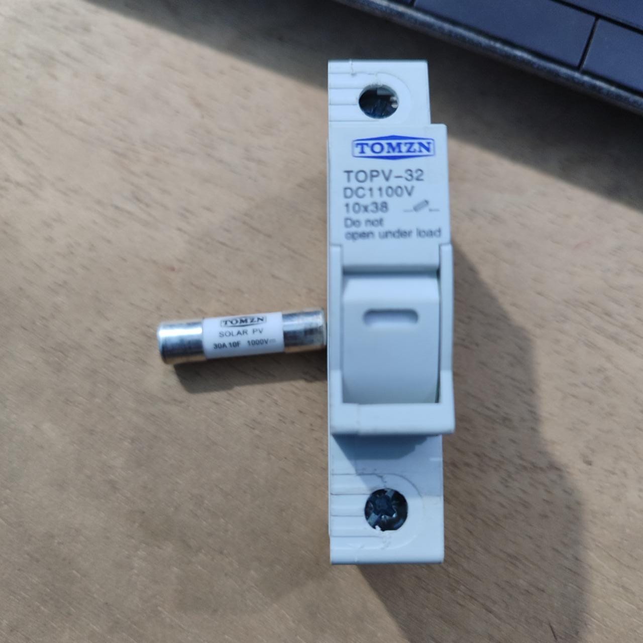 TOMZN TOPV-32X DC 1100V PV Fuses for Solar System Protection