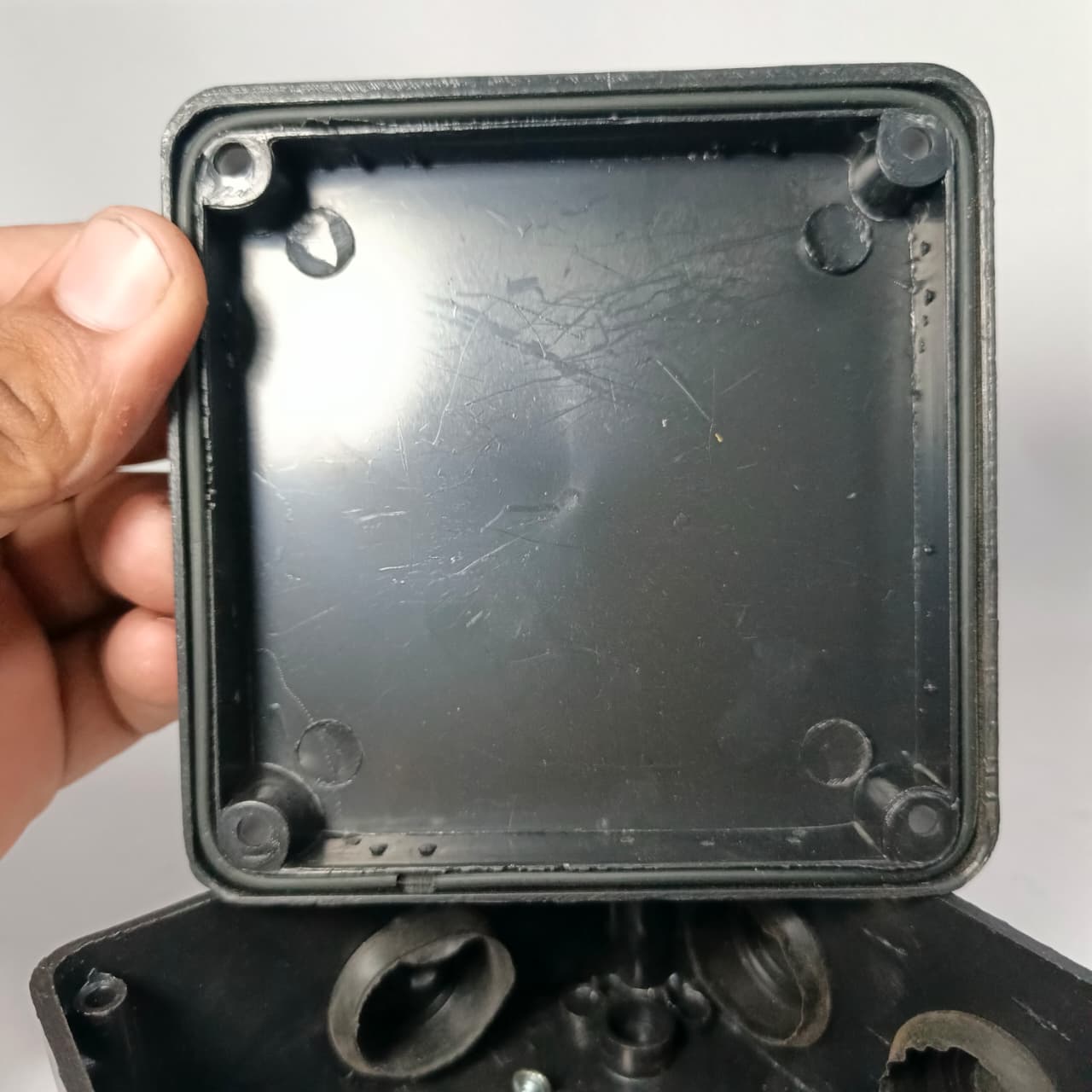 Waterproof plastic enclosure 100×100×75 mm for outdoor wiring