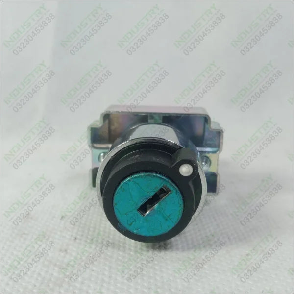 XB2-BG21 2 Position Selector Key Switch 1 no 22mm in Pakistan - industryparts.pk